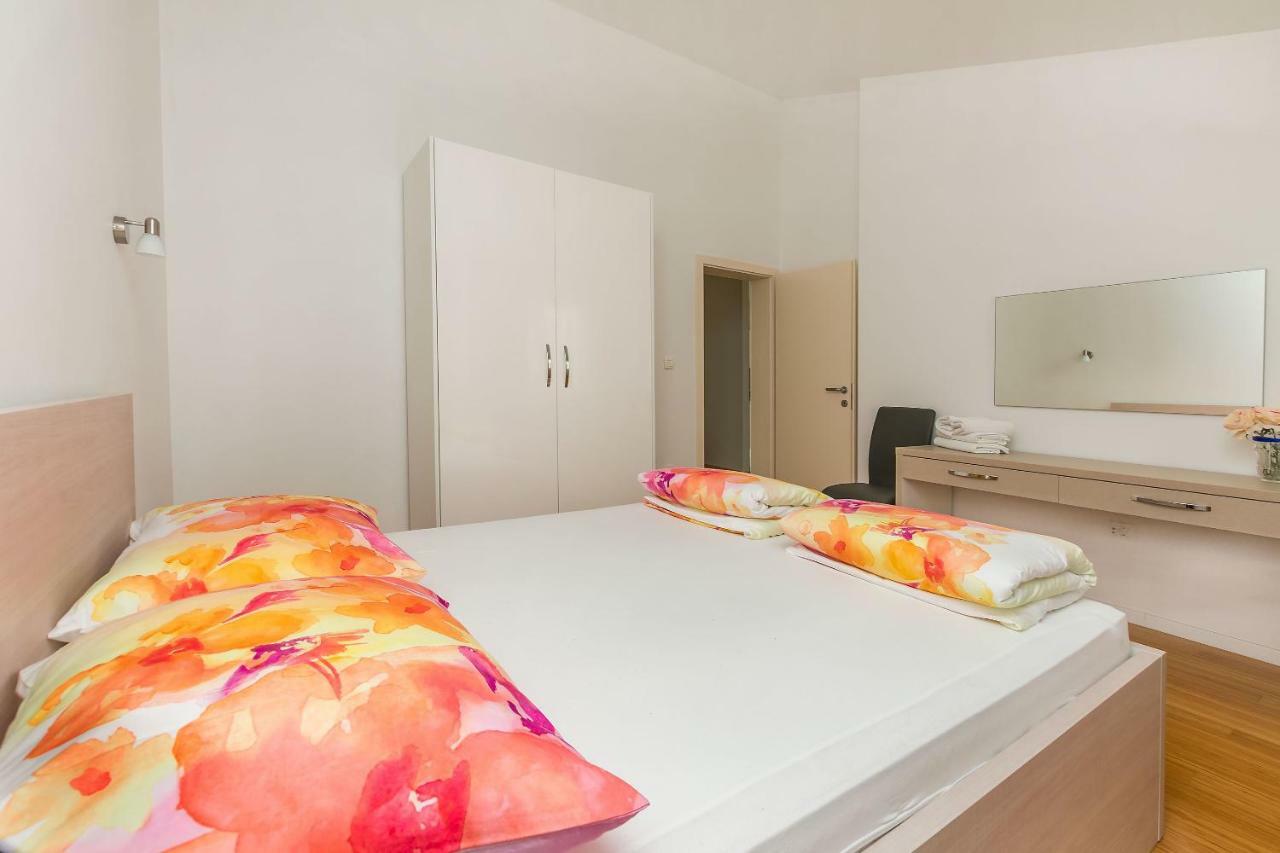Apartments Villa Aquamarine Дуче Экстерьер фото