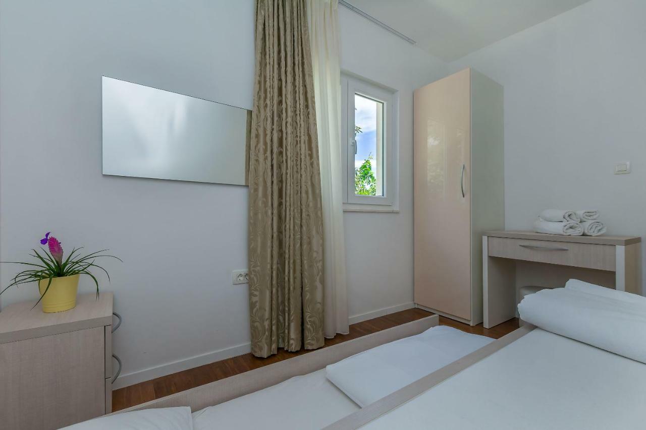 Apartments Villa Aquamarine Дуче Экстерьер фото