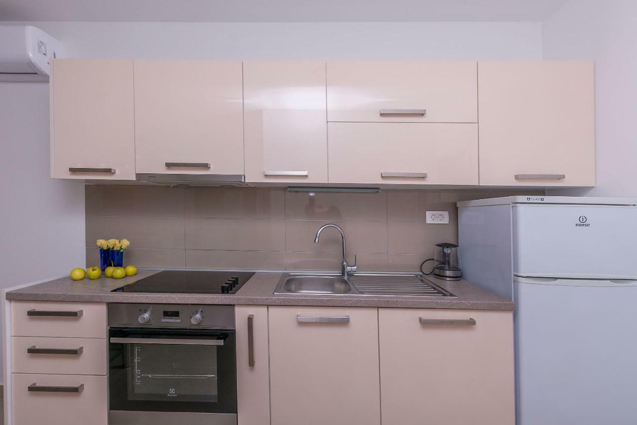 Apartments Villa Aquamarine Дуче Экстерьер фото