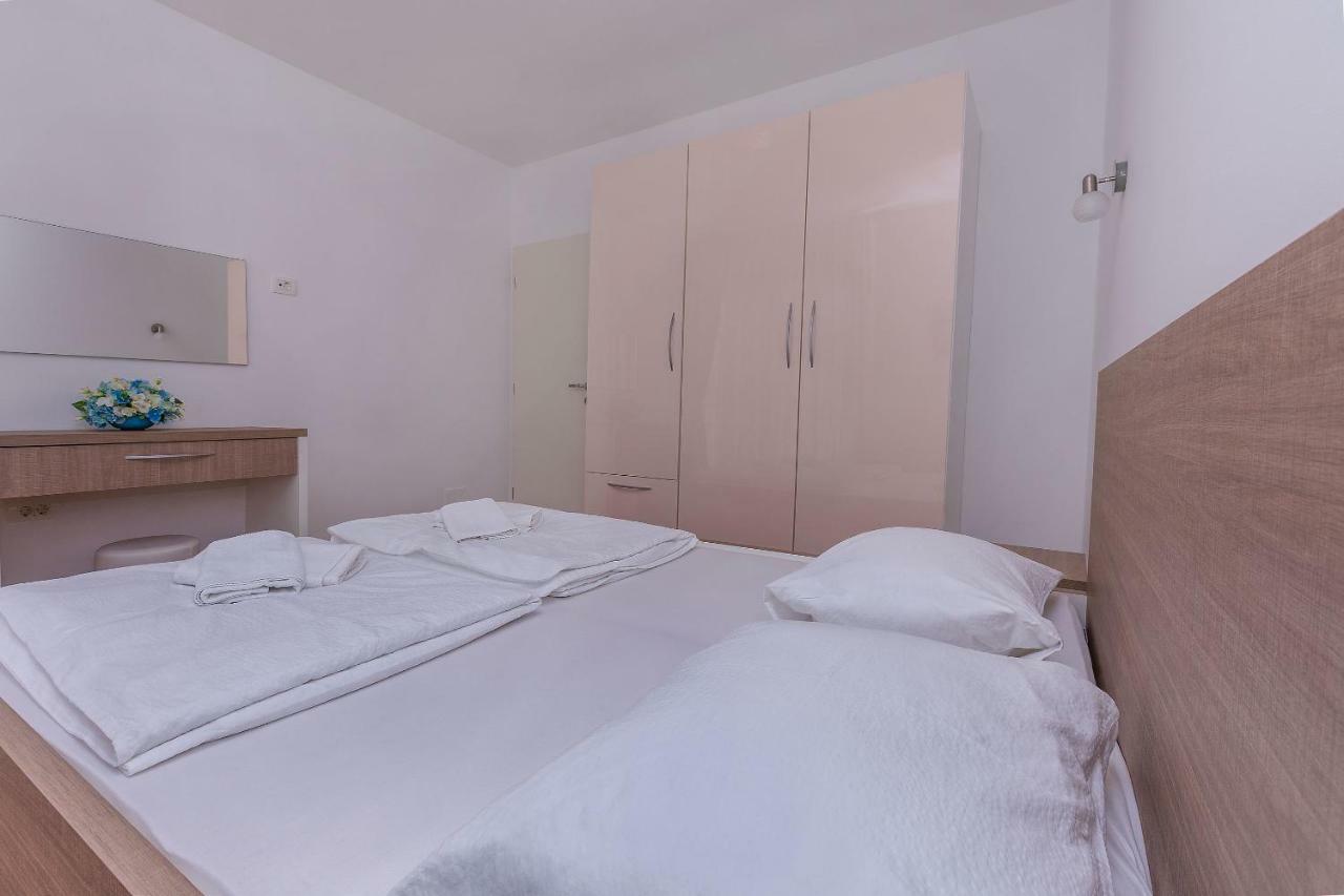 Apartments Villa Aquamarine Дуче Экстерьер фото