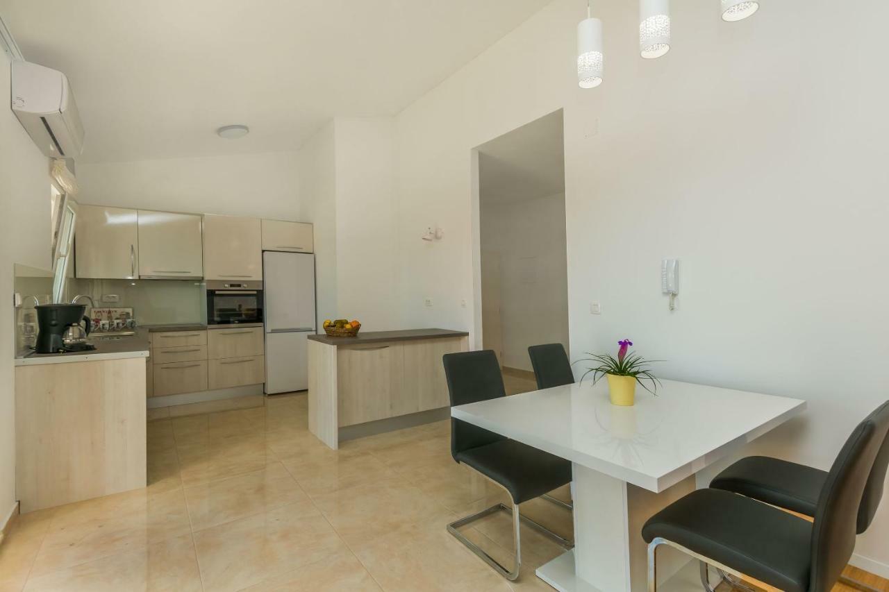 Apartments Villa Aquamarine Дуче Экстерьер фото