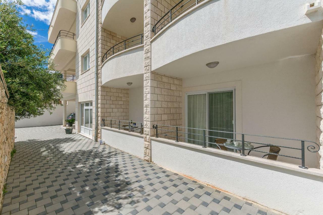 Apartments Villa Aquamarine Дуче Экстерьер фото