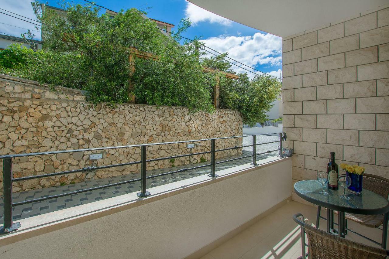 Apartments Villa Aquamarine Дуче Экстерьер фото
