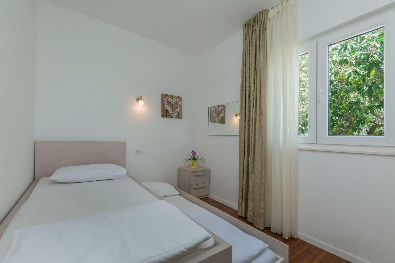 Apartments Villa Aquamarine Дуче Экстерьер фото