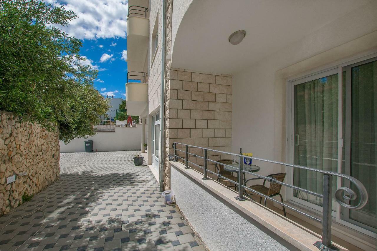 Apartments Villa Aquamarine Дуче Экстерьер фото