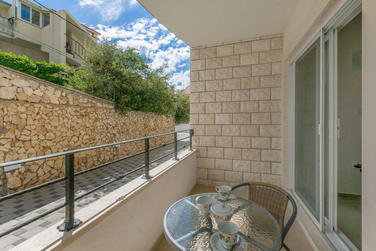 Apartments Villa Aquamarine Дуче Экстерьер фото
