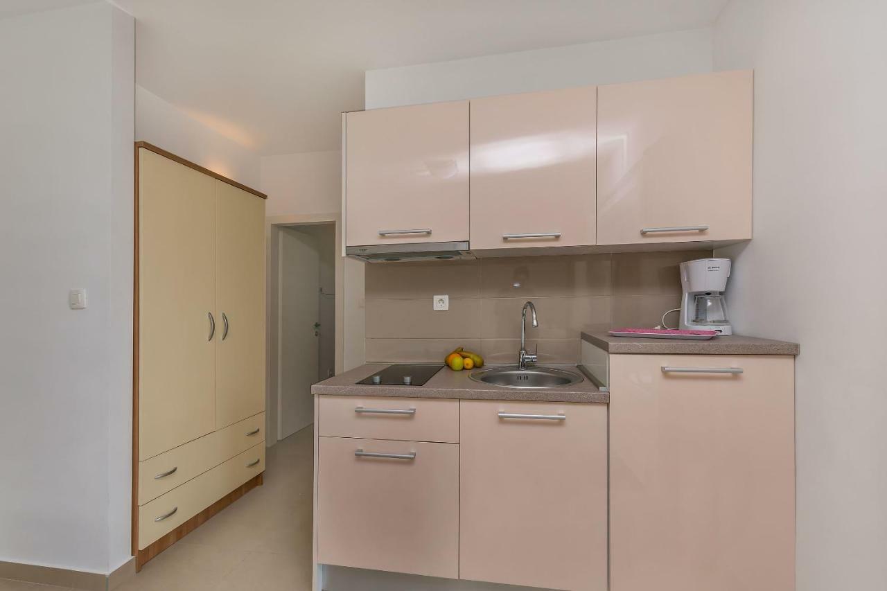 Apartments Villa Aquamarine Дуче Экстерьер фото
